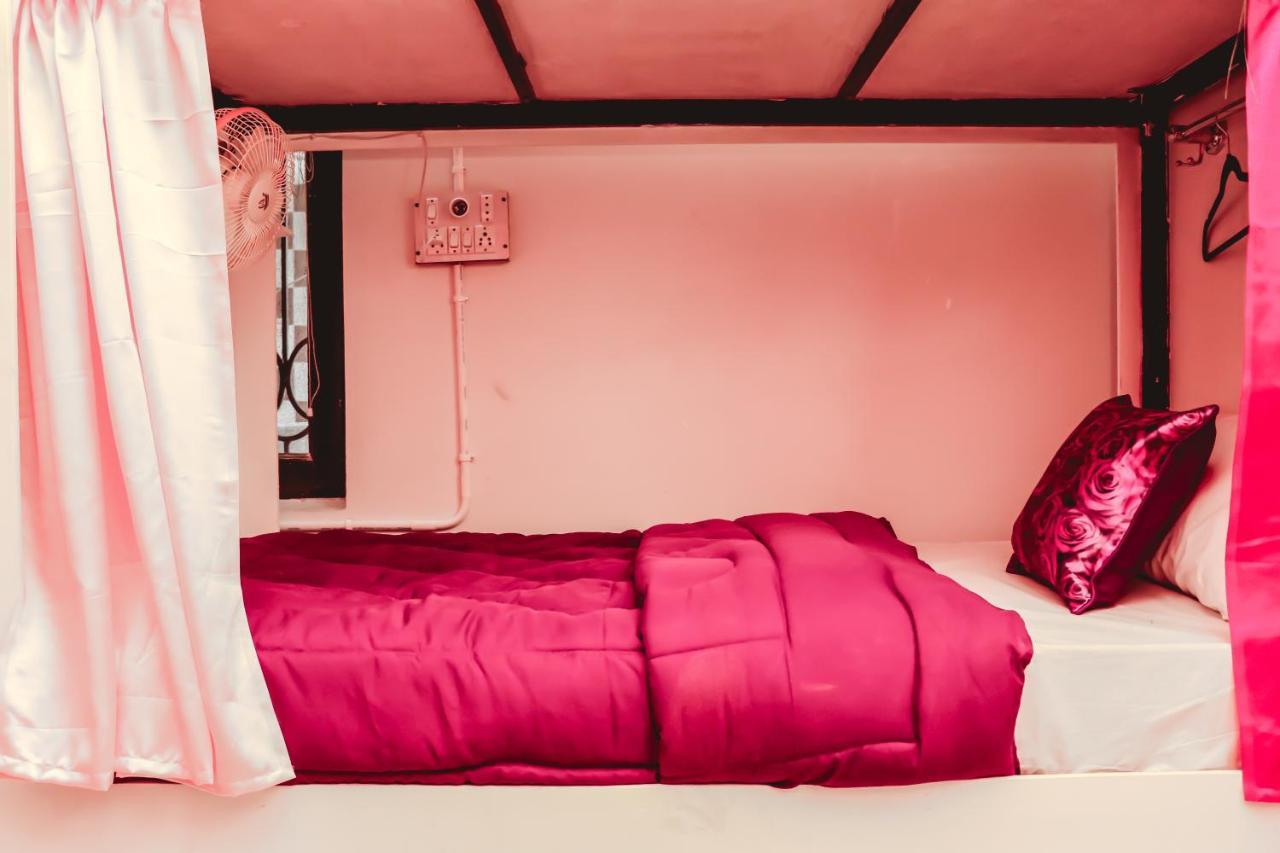 Farmstay - Capsule Den นิวเดลี ภายนอก รูปภาพ